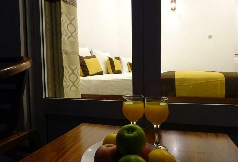 디럭스 트리플 룸, Kadulla Resort