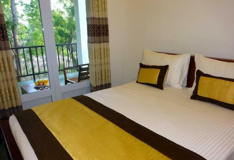 غرفة ديلوكس ثلاثية, Kadulla Resort