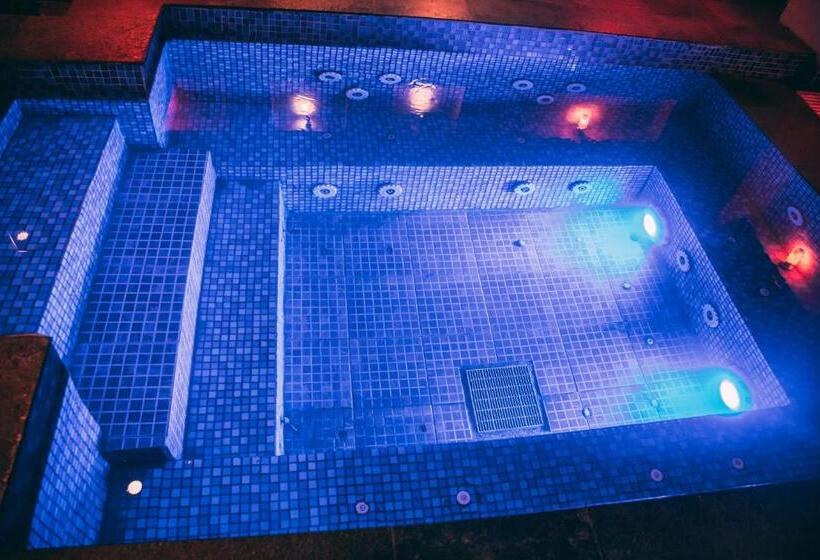 اتاق لوکس سه تخته, Himalayan Suite