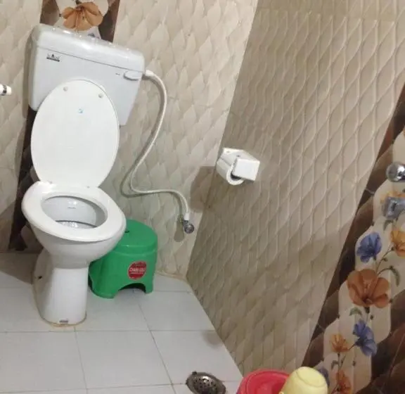 اتاق راحتی سه تخته, Rama Guest House