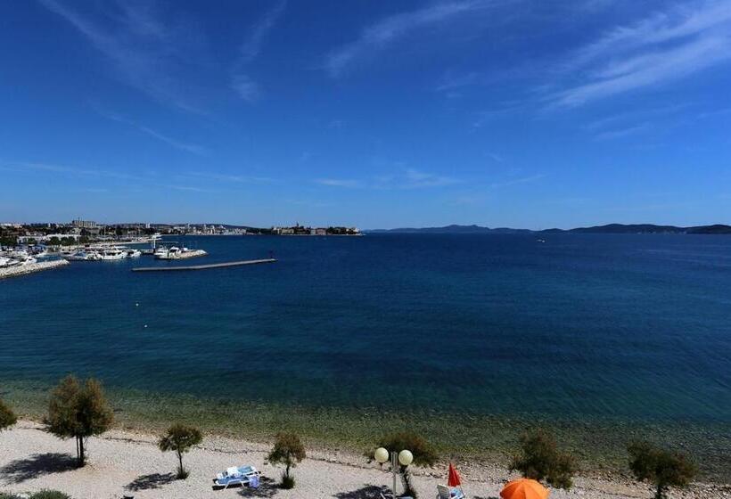 آپارتمان 1 خوابه با بالکن و چشم‌انداز دریا, Villa Ivana B&b