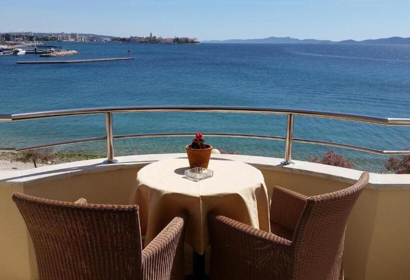 استودیو استاندارد با چشم‌انداز دریا و بالکن, Villa Ivana B&b