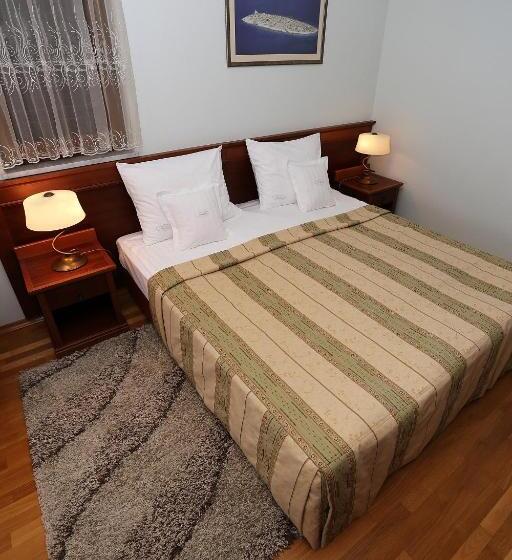 استودیو استاندارد با چشم‌انداز دریا و بالکن, Villa Ivana B&b