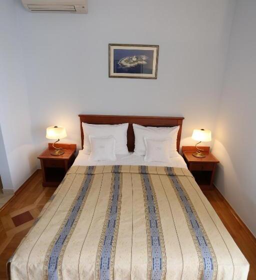 اتاق استاندارد با بالکن و چشم‌انداز دریا, Villa Ivana B&b