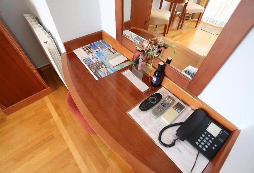 اتاق استاندارد با بالکن و چشم‌انداز دریا, Villa Ivana B&b