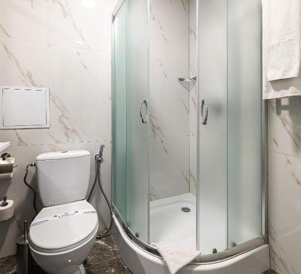 غرفة قياسية مزوَّدة بشُرفة, Eurohotel