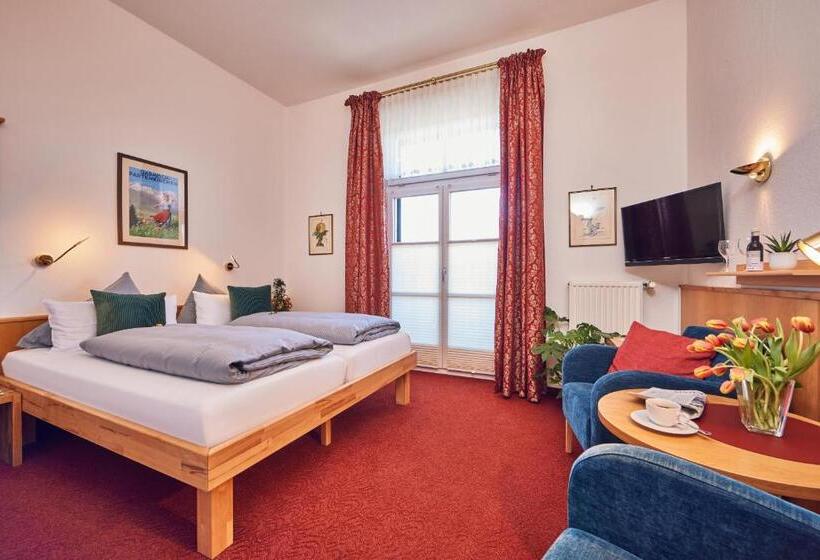 اتاق سوپریور, Aschenbrenner