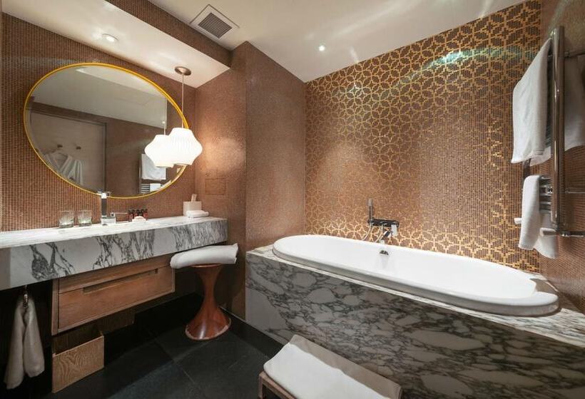 스탠다드 스튜디오, Cachet Boutique Shanghai