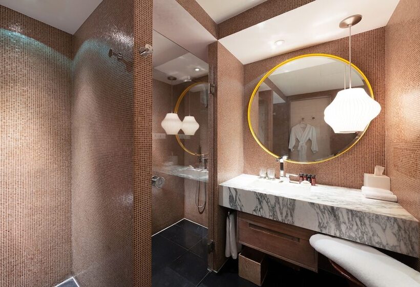 스탠다드 스튜디오, Cachet Boutique Shanghai