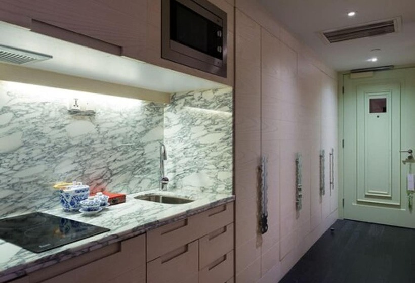 스탠다드 스튜디오, Cachet Boutique Shanghai