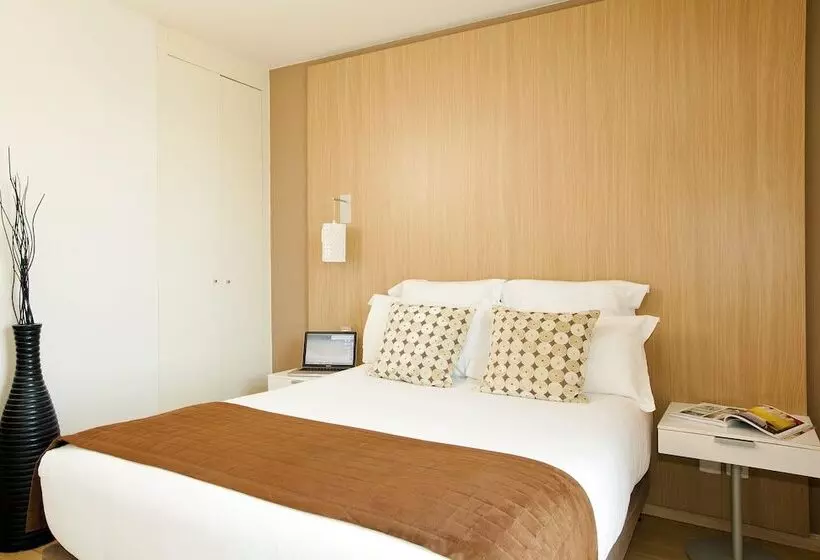 スタンダードスタジオ, Residhome Carrieres La Defense