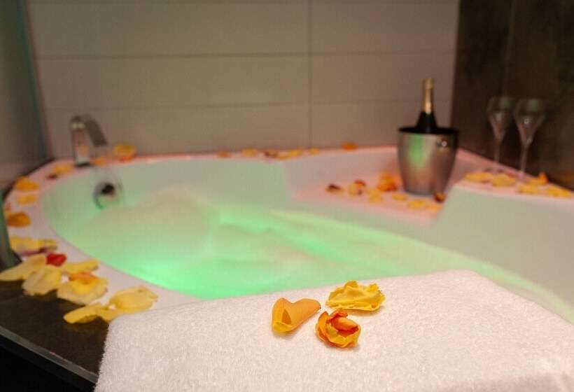 Chambre Standard avec Hidromassage, Secret De Paris Hotel & Spa