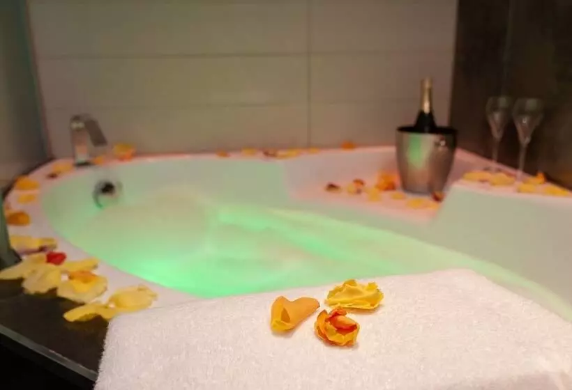 Chambre Standard avec Hidromassage, Secret de Paris Hotel & Spa