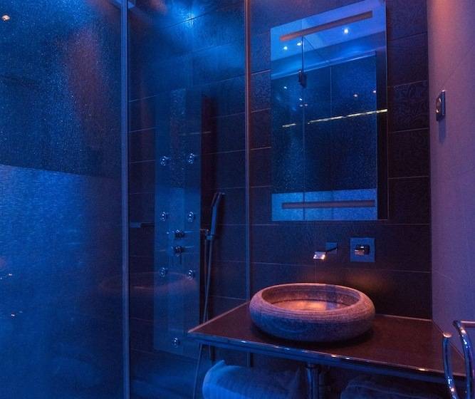 Chambre Standard, Secret De Paris Hotel & Spa