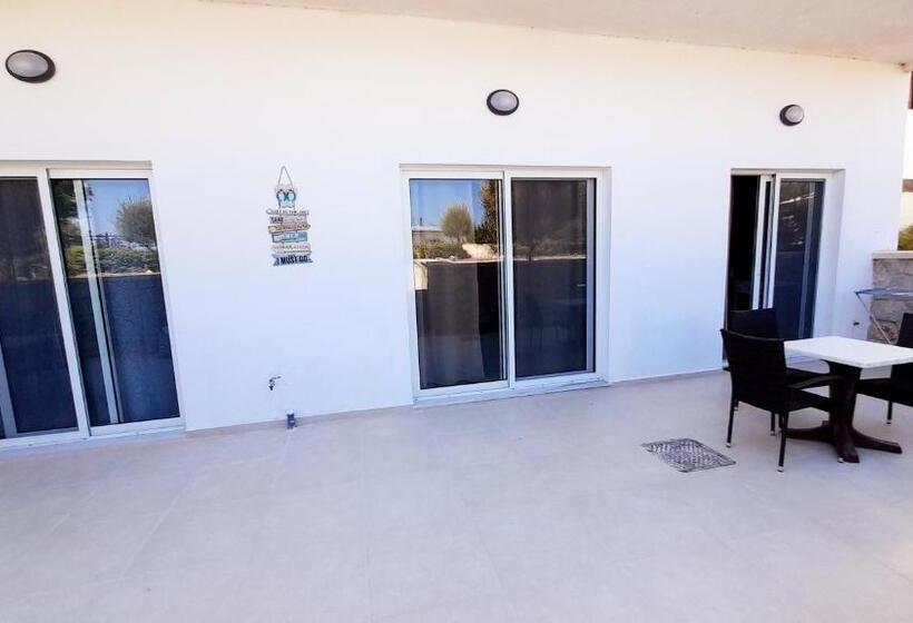 テラス付き１ベッドルームアパートメント, Telhinis Hotel & Apartments