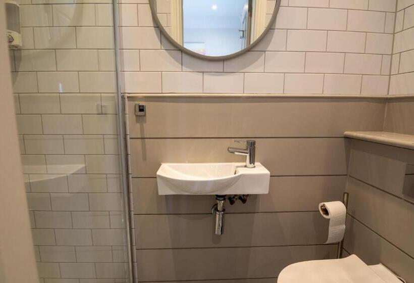 חדר סטנדרט, The Bay