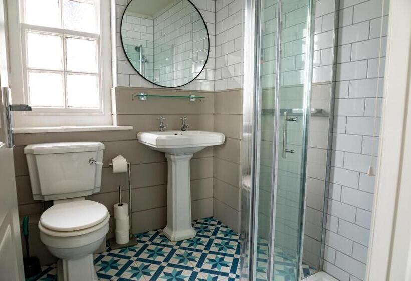 חדר סטנדרט, The Bay