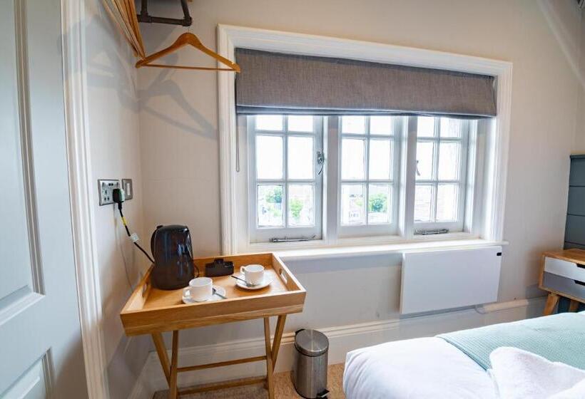 חדר סטנדרט, The Bay