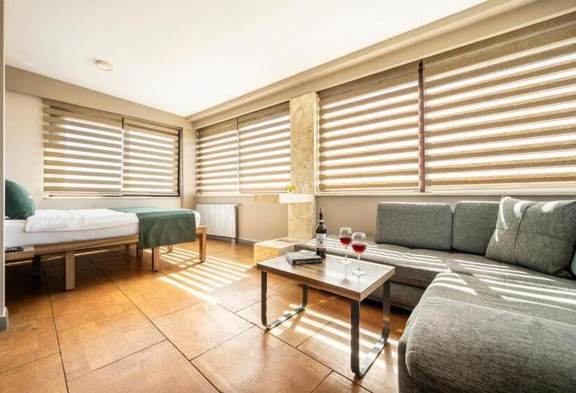 オーシャンビューデラックスルーム, The Pera