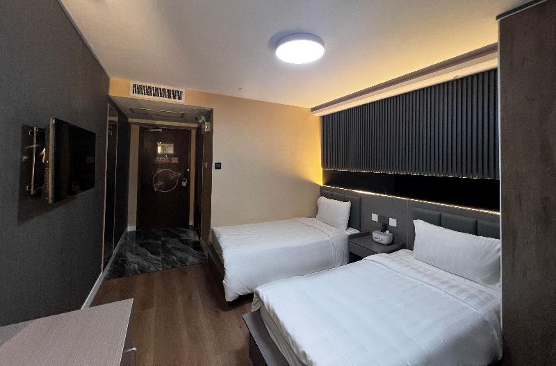 اتاق لوکس, Hennessy