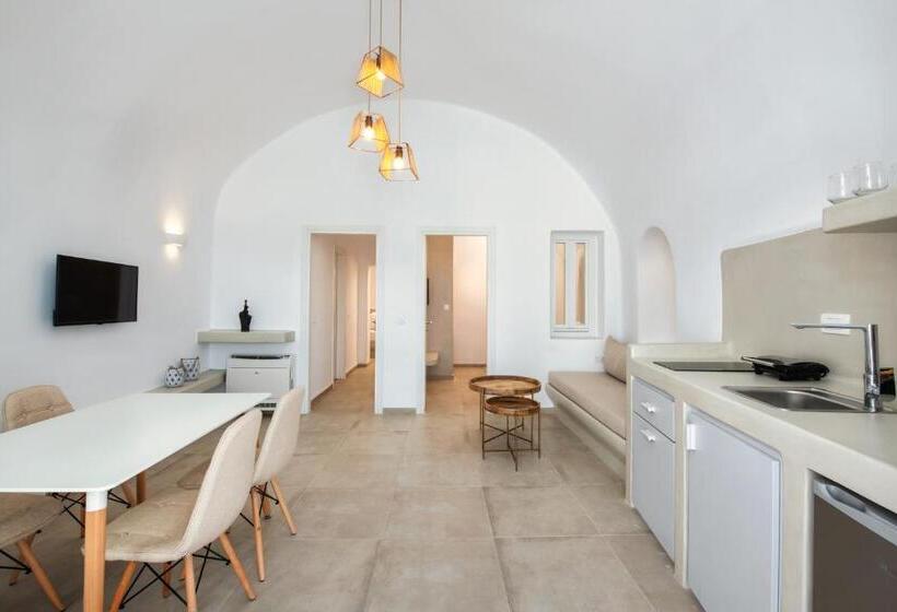 Senior Suite, Hill Suites