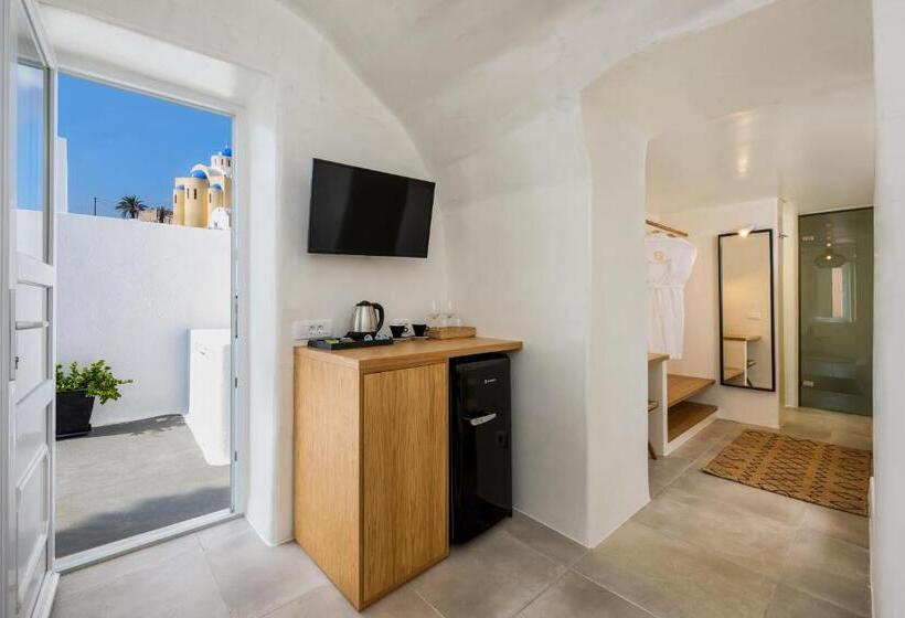 Junior Suite with Terrace, Hill Suites