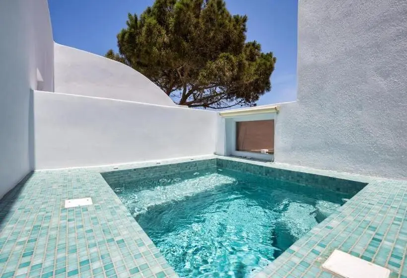 اتاق لوکس با تخت بزرگ, Hill Suites