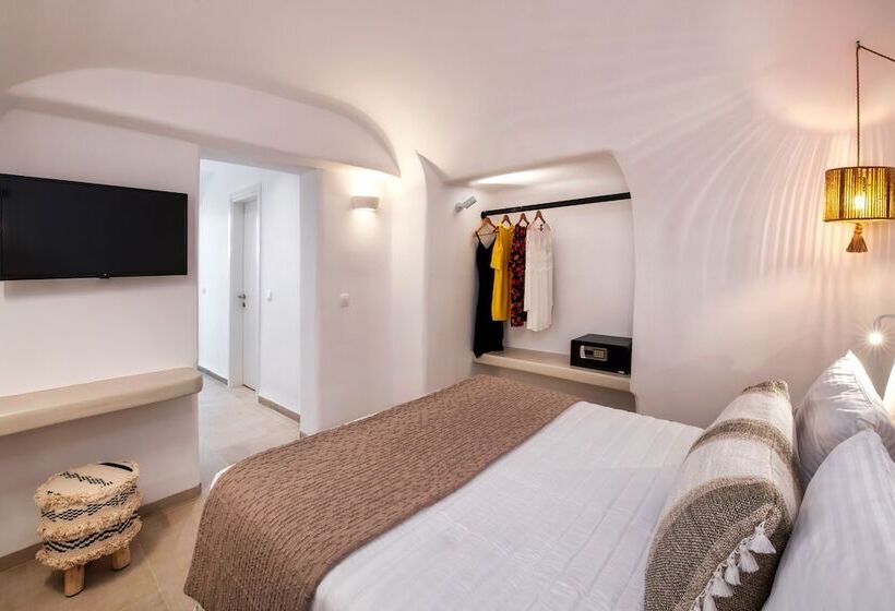 Senior Suite, Hill Suites