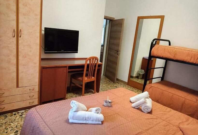 スタンダード４人部屋, Domus Cesena