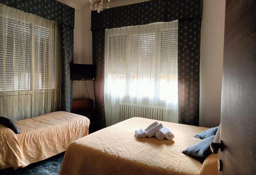 اتاق استاندارد چهار تخته, Domus Cesena