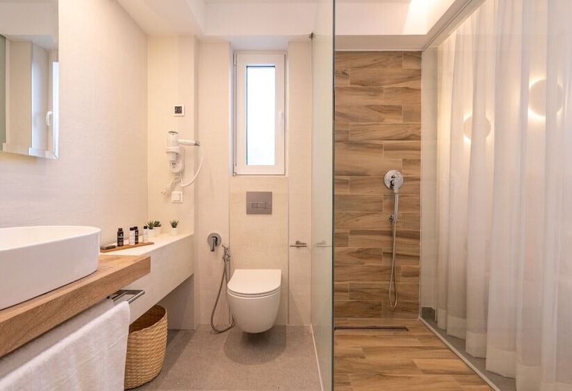 חדר דלוקס נוף בריכה, Mirablue Luxury Residences