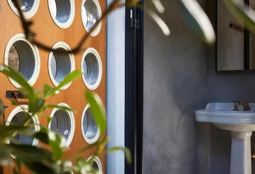 اتاق لوکس, Fondation Cab St Paul De Vence