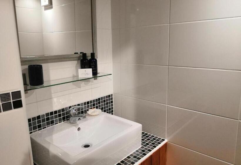 スタンダードトリプルルーム, Le Petit Chateau