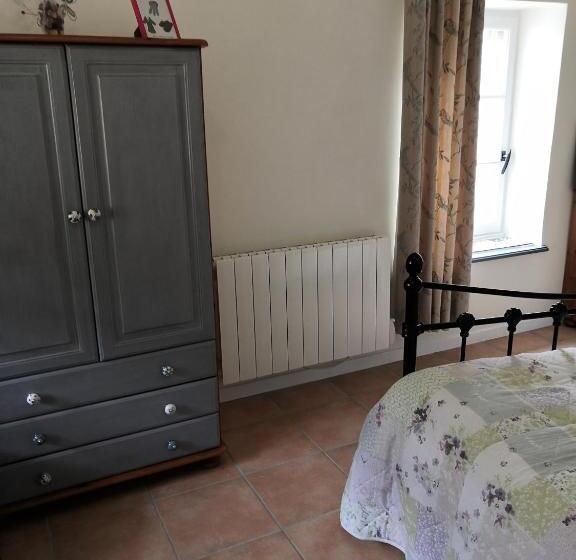 キングサイズベッドのスタンダードルーム, Le Petit Chateau