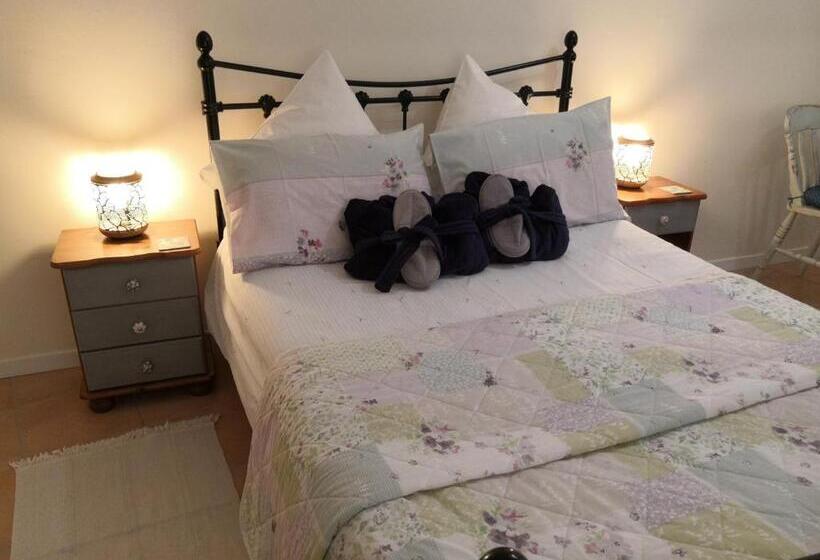 キングサイズベッドのスタンダードルーム, Le Petit Chateau