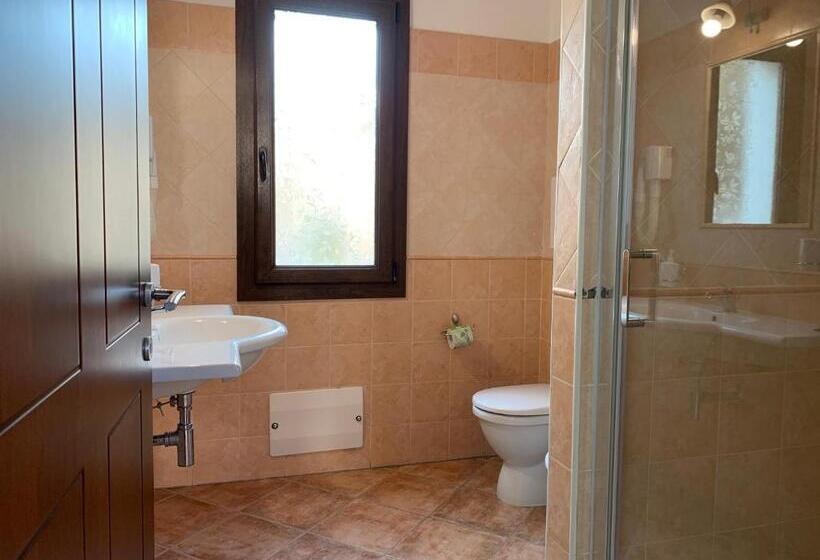 חדר סטנדרט, Cort'e Nastasj