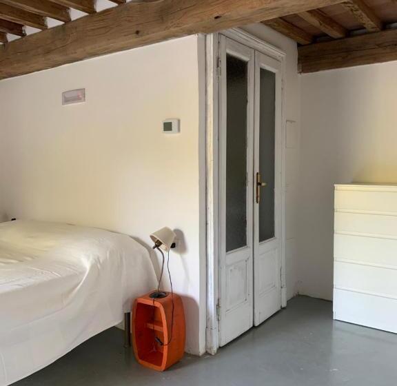 Family Suite, Operaviva