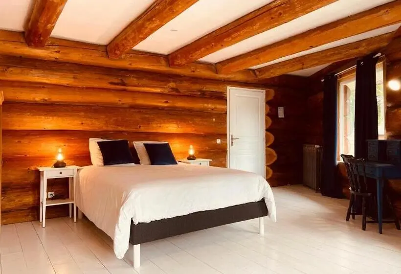 プールの見えるスタンダードトリプルルーム, Au Cottage Du Medoc   Proche Bordeaux