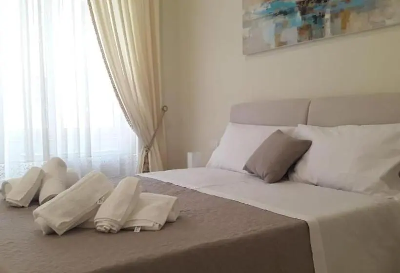 اتاق لوکس خانوادگی, Sweet Home Agropoli
