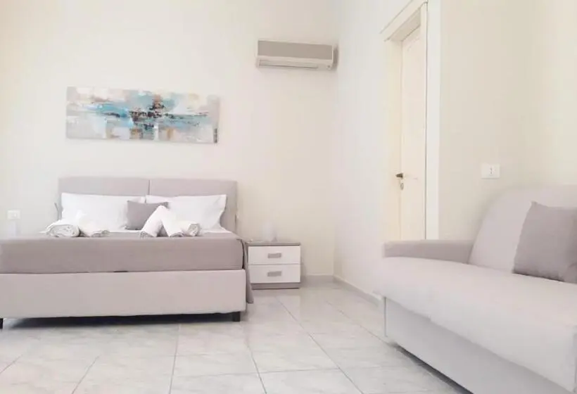 اتاق لوکس خانوادگی, Sweet Home Agropoli