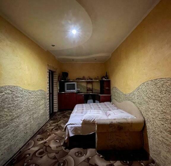 Chambre Familiale Salle de Bains Commune, садиба у попа