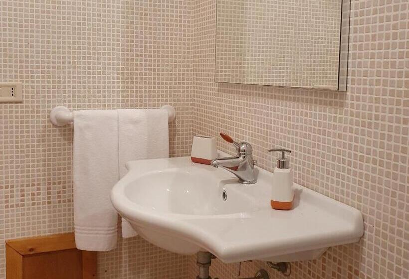 高级三人间, Albergo Palazzo Sant Anna