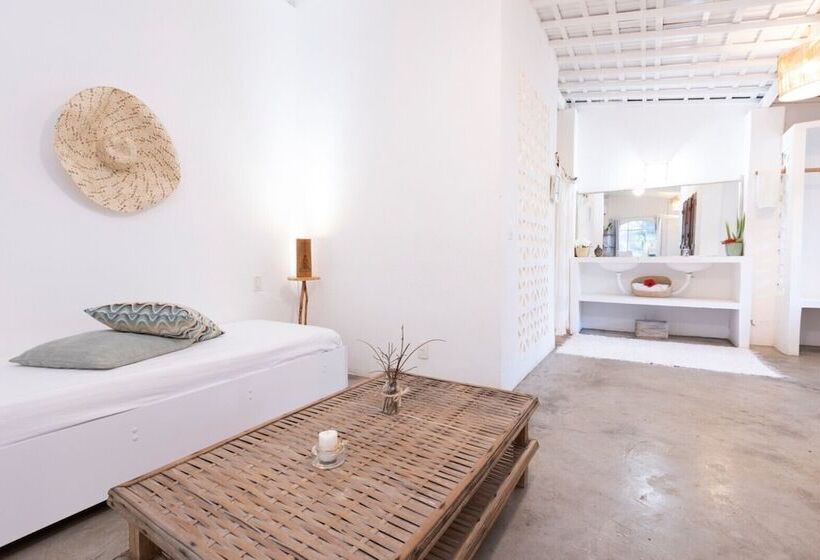 בקתת חדר, Villa Ostello