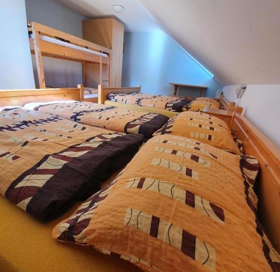 اتاق خانوادگی, Pr` Florjan