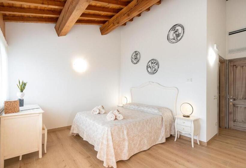 스탠다드 룸 풀장 전망, Agriturismo Ai Dossi