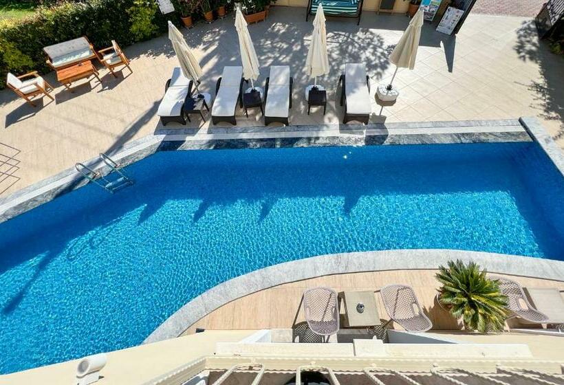 اتاق استاندارد با چشم‌انداز استخر, Dna Hotel Dalyan