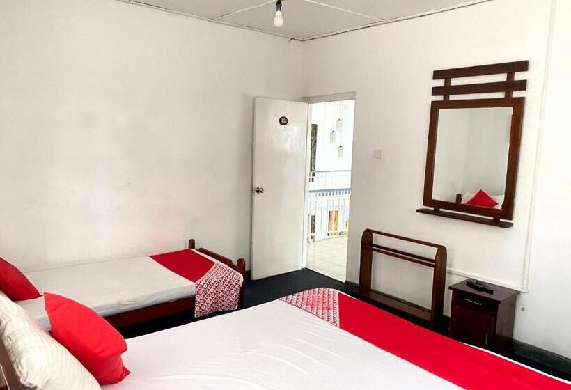 Номер Стандарт Трехместный, Kandy Lake Layathraa