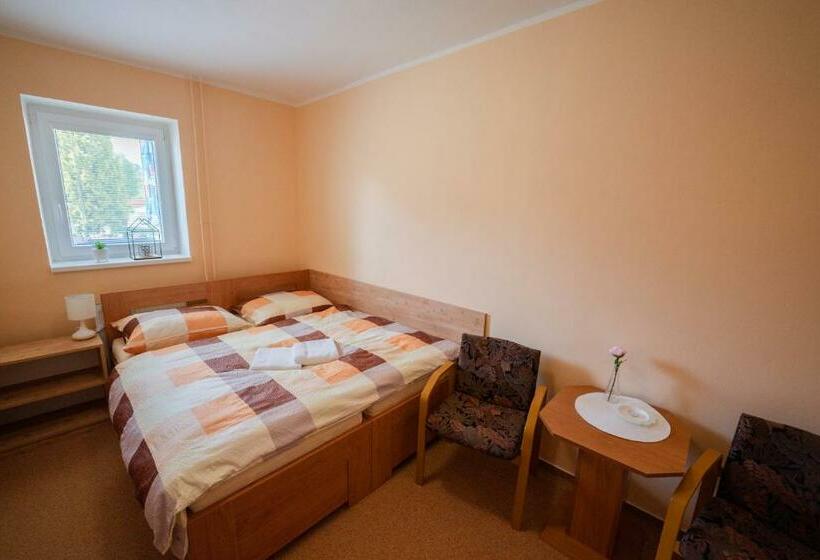 חדר סטנדרט, Pension V Lukách