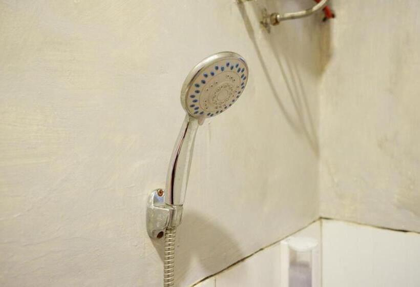 غرفة إقتصادية, Reddoorz Near Candi Cetho Karanganyar