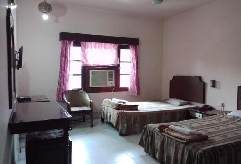 اتاق لوکس, Indsurya